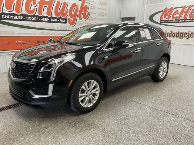 2023 Cadillac XT5 FWD Luxury in Stellar Black Metallic — front three-quarter view