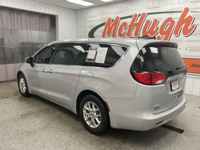 2022 Chrysler Voyager — detail view