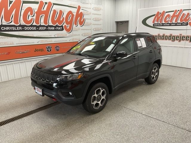 2022 Jeep Compass Trailhawk 4x4 in Diamond Black Crystal Pearlcoat — front three-quarter view